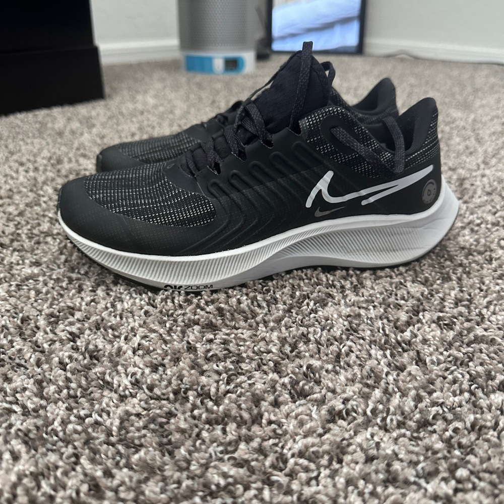 Nike Black and White Running Shoes